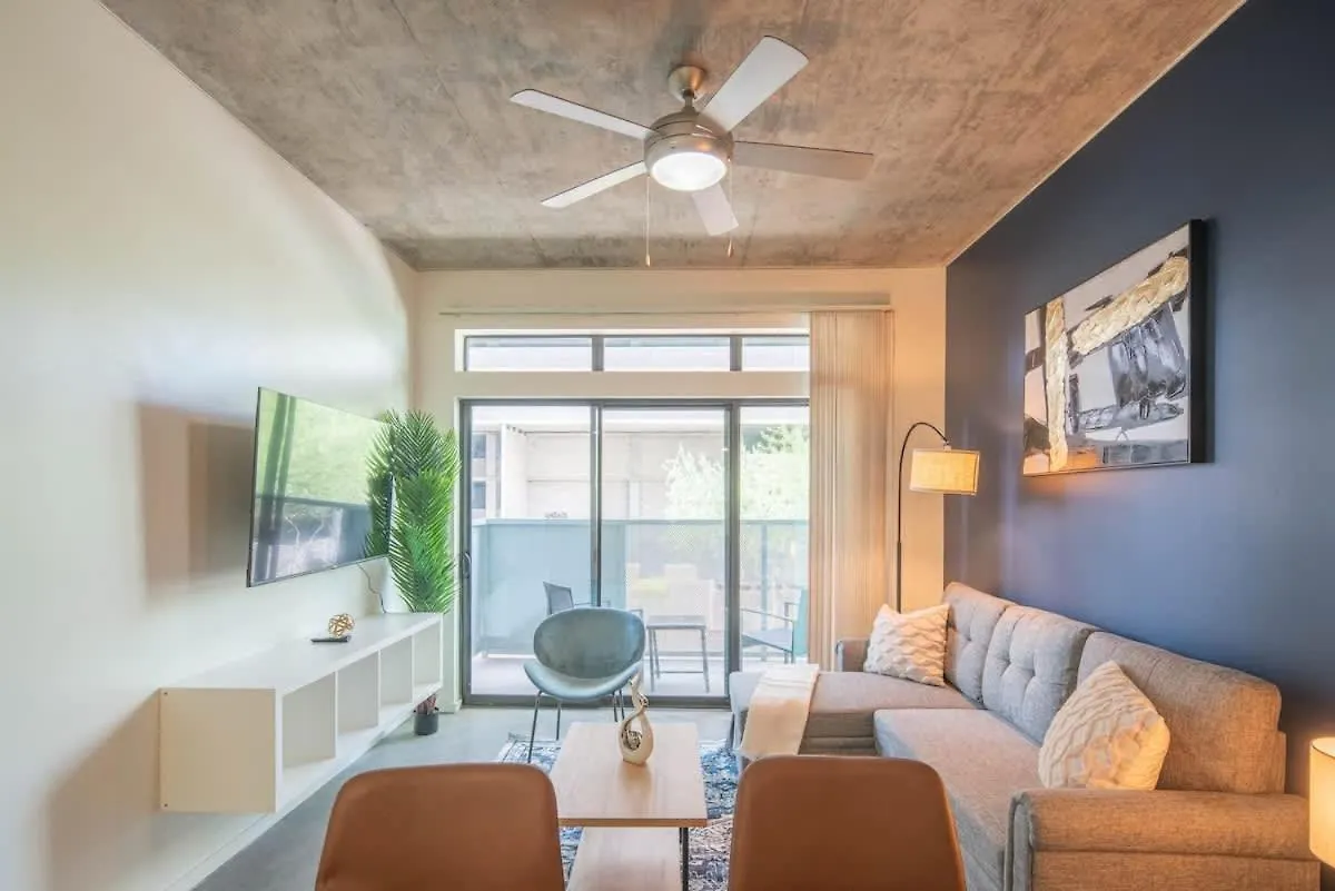Calm 2Bd - Central Dt - Gym, Pool, Parking - Sleep 8 Phoenix