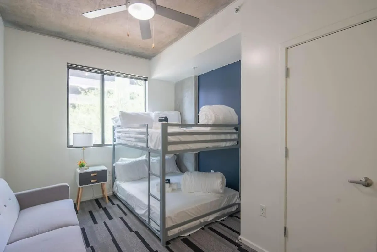 Calm 2Bd - Central Dt - Gym, Pool, Parking - Sleep 8 Phoenix